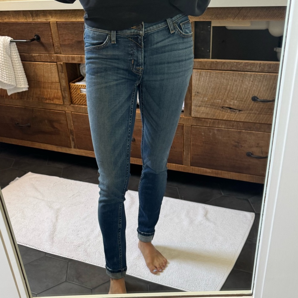Hudson medium wash low-rise, cropped jeans, size 25